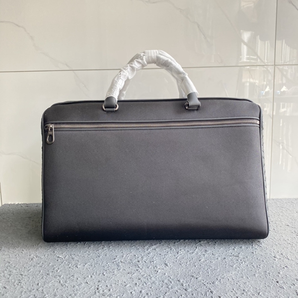 ボッテガヴェネタバッグ背面デザイン